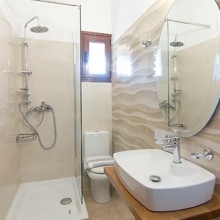 Olga شاطئ ميغالي أموس